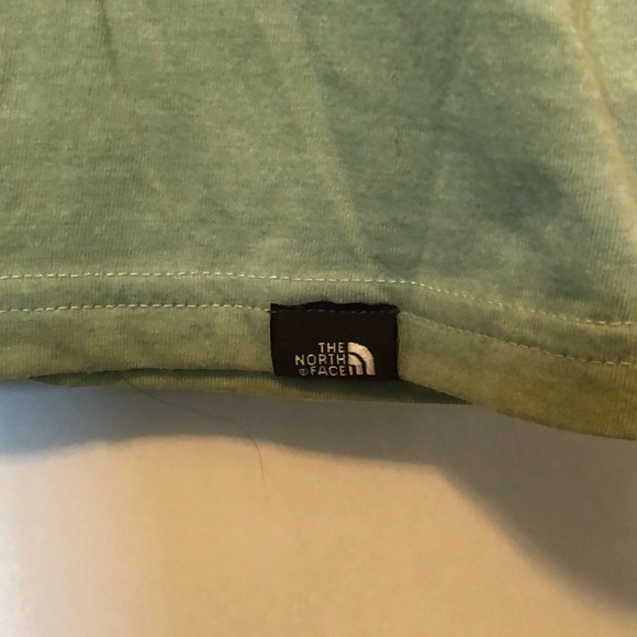 The North Face Classic Fit Tee (M) - Picture 3 of 6